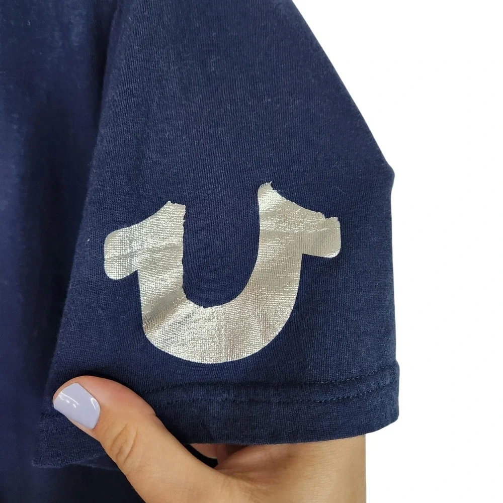 TRUE RELIGION Shirt Mens XL Blue V Neck Horseshoe Logo Cotton Short Sleeve Tee